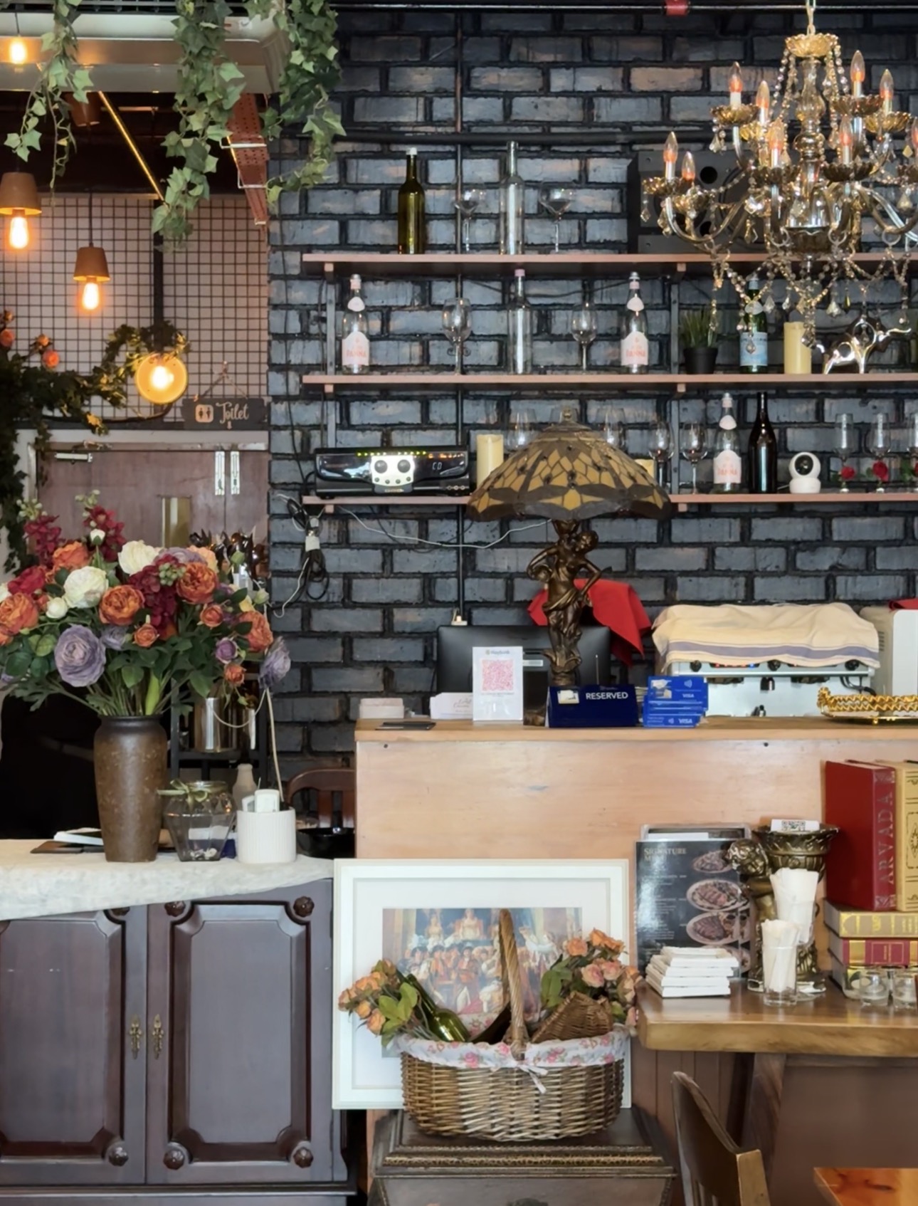 Le Coucou Restaurant